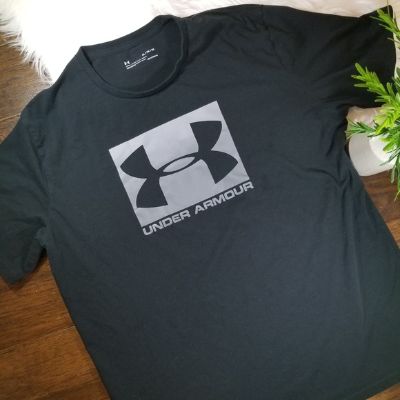 Under Armour Other - SALE💥 EUC Under Armour Short Sleeve Shirt